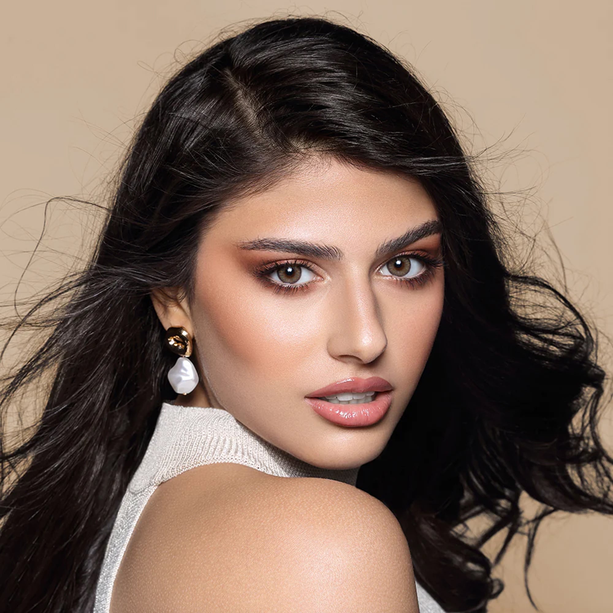 عدسات لاصقة كونتور ملونة