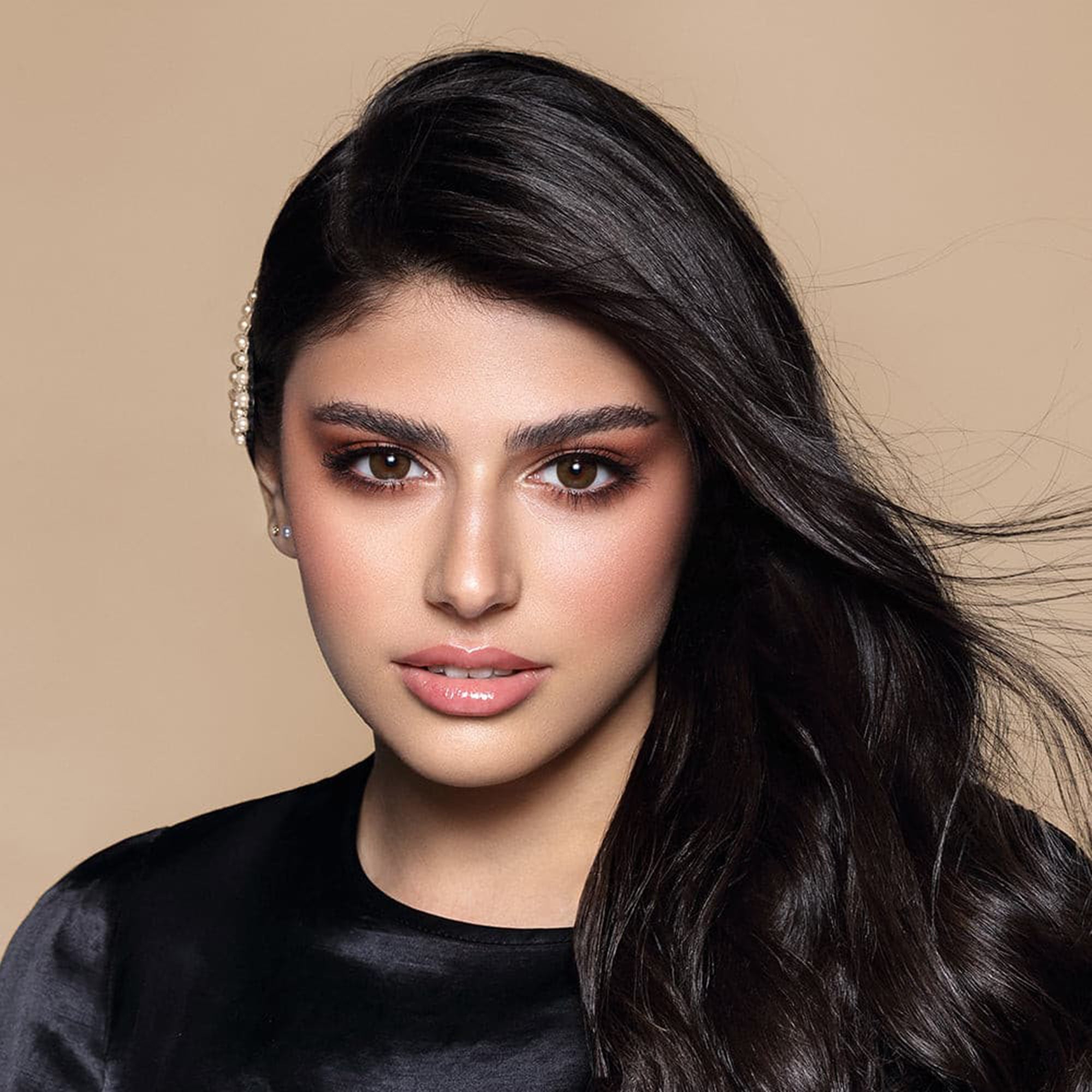 عدسات لاصقة كونتور ملونة