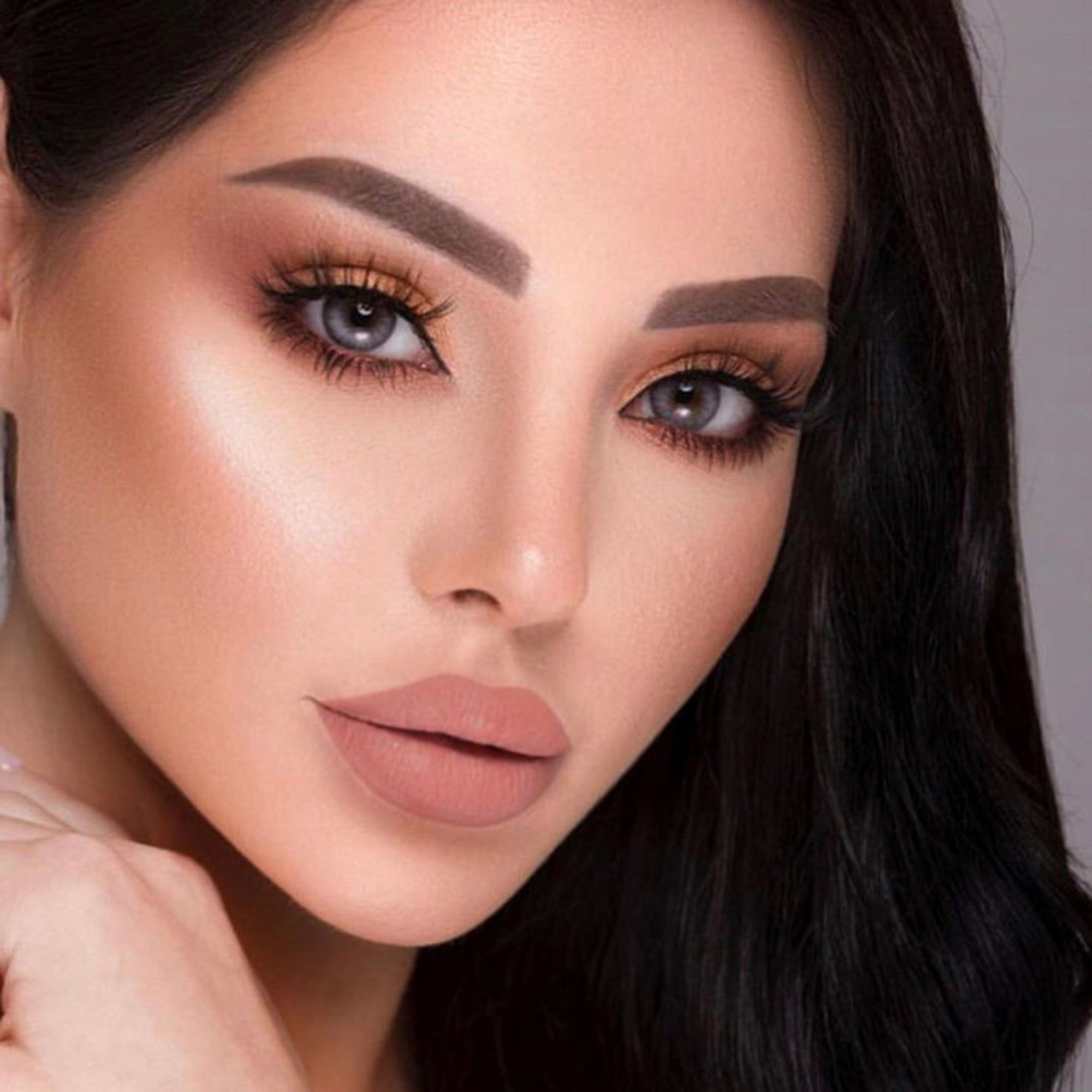 عدسات لاصقة كونتور ملونة