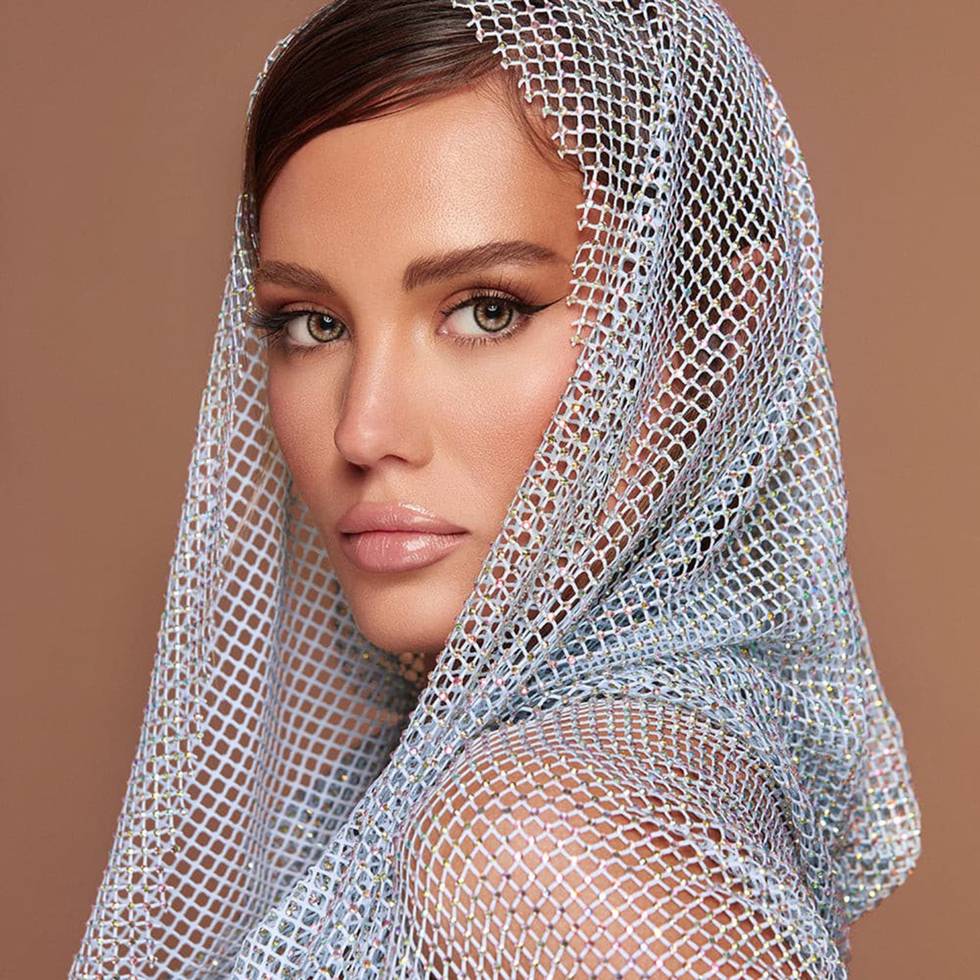 عدسات لاصقة كونتور ملونة