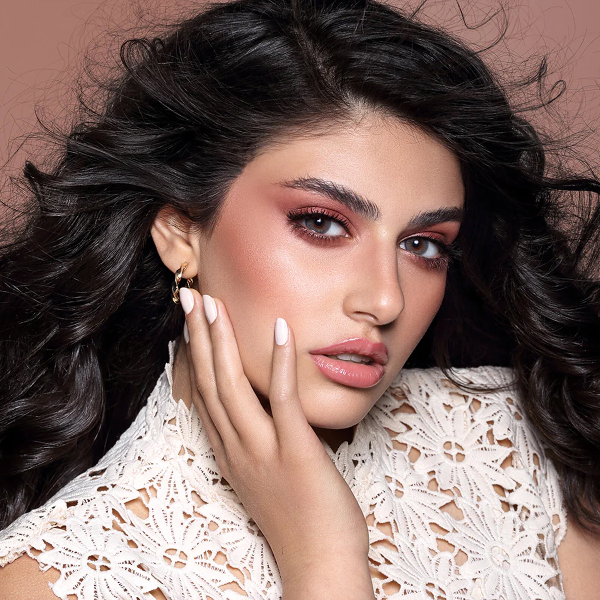 عدسات لاصقة كونتور ملونة