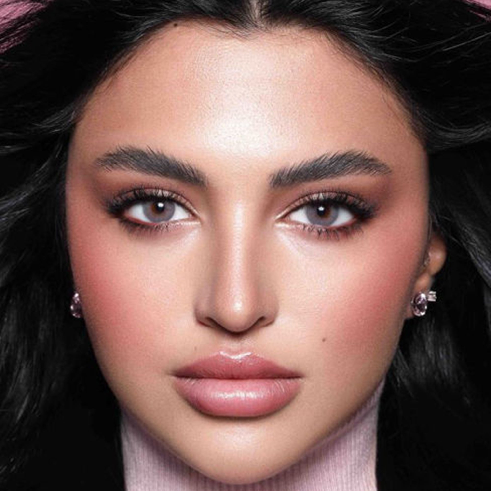 عدسات لاصقة ايليت ملونة