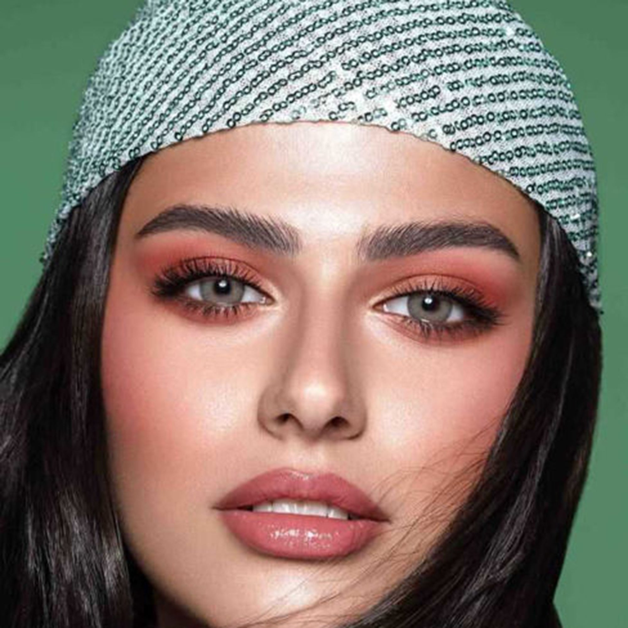 عدسات لاصقة ايليت ملونة