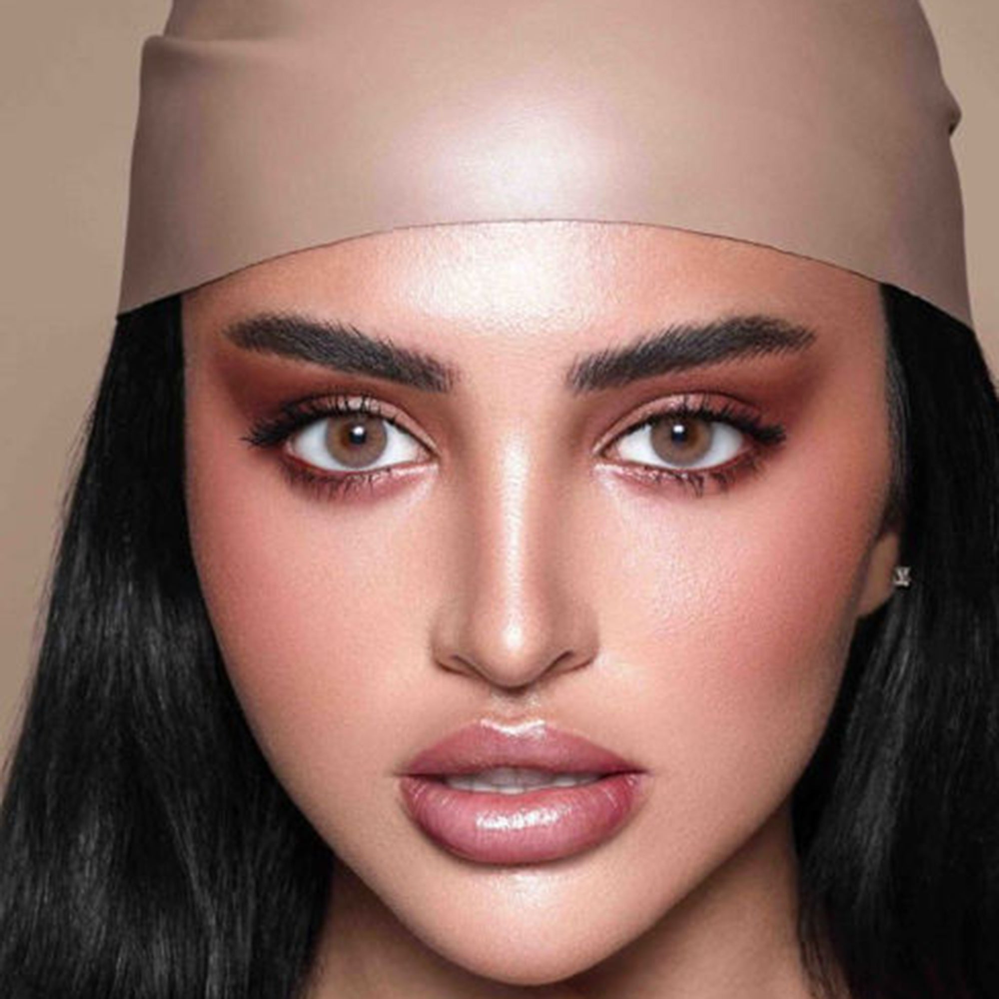 عدسات لاصقة ايليت ملونة