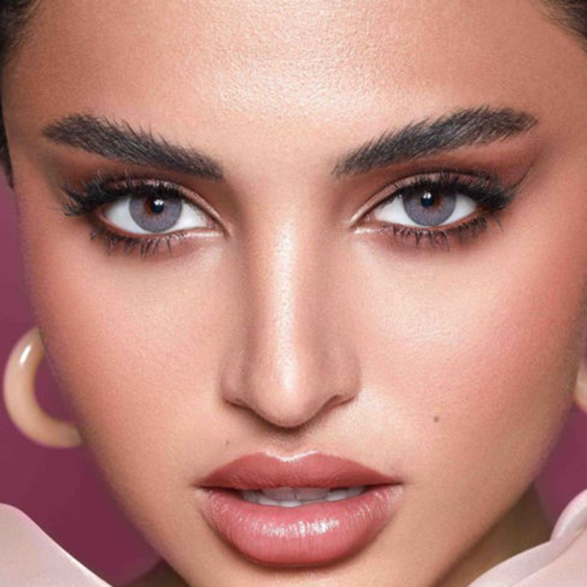 عدسات لاصقة ايليت ملونة