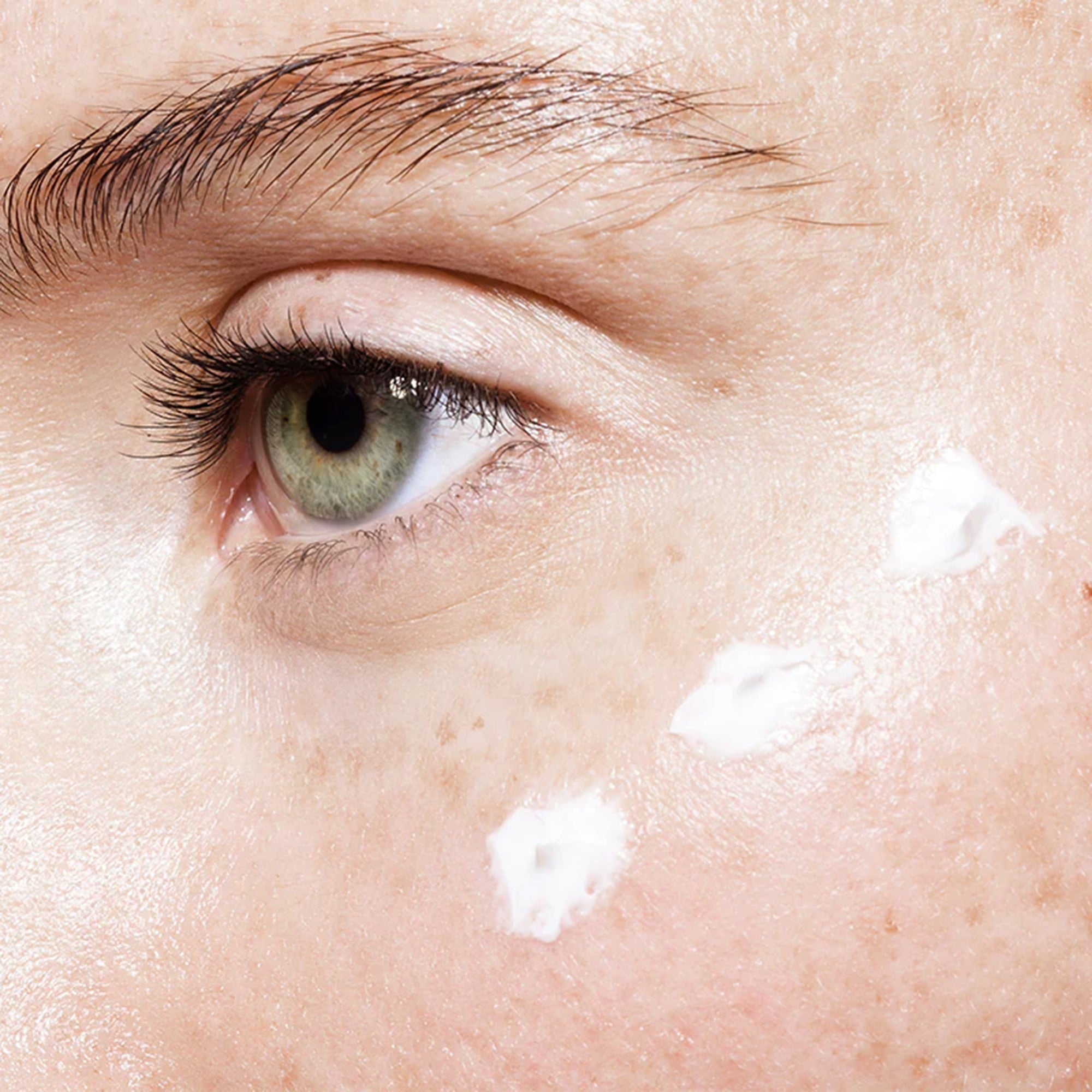 كريم العين فور هير آيز أونلي