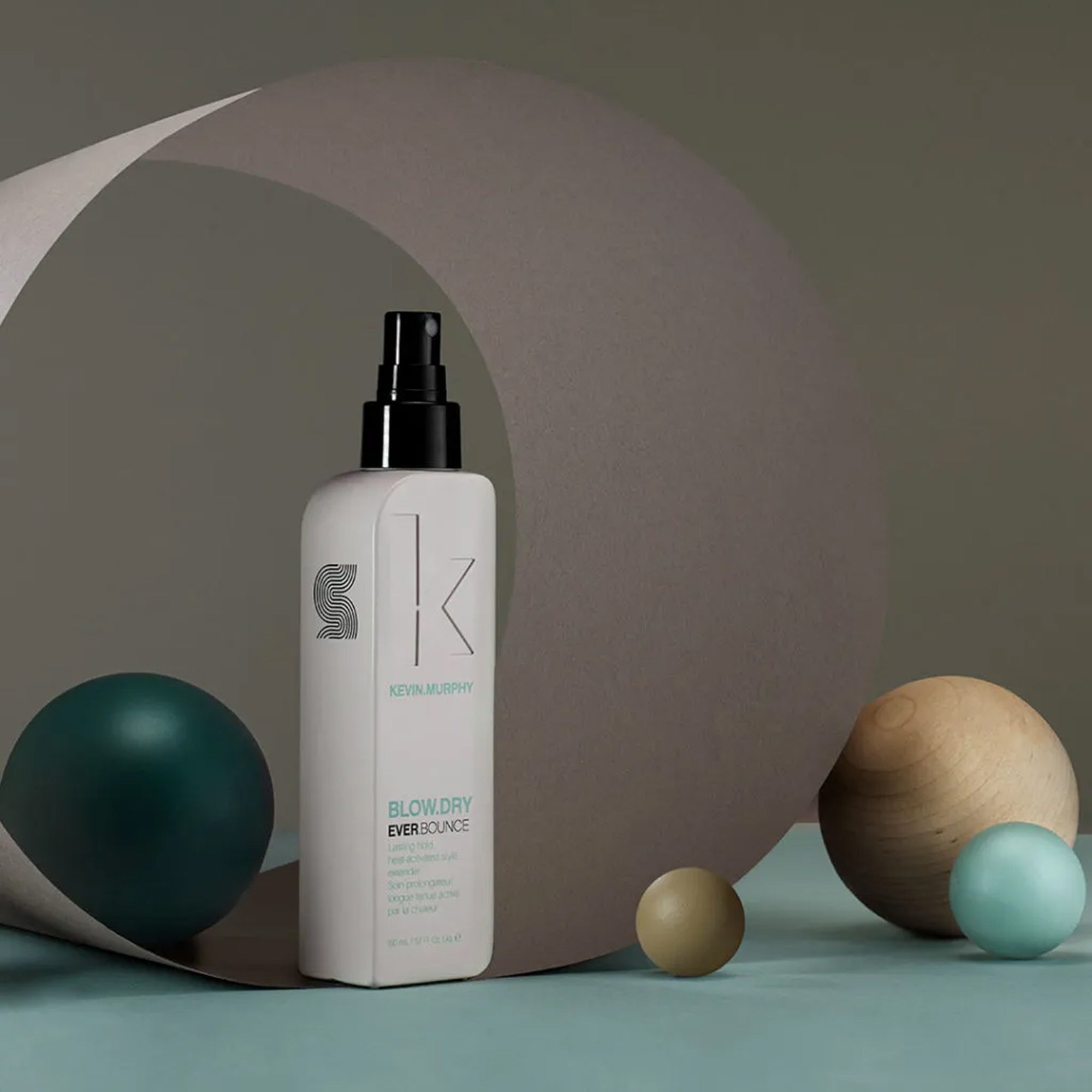 بخاخ بلو.دراي إيفير.باونس لتثبيت تصفيف الشعر يعمل بالحرارة