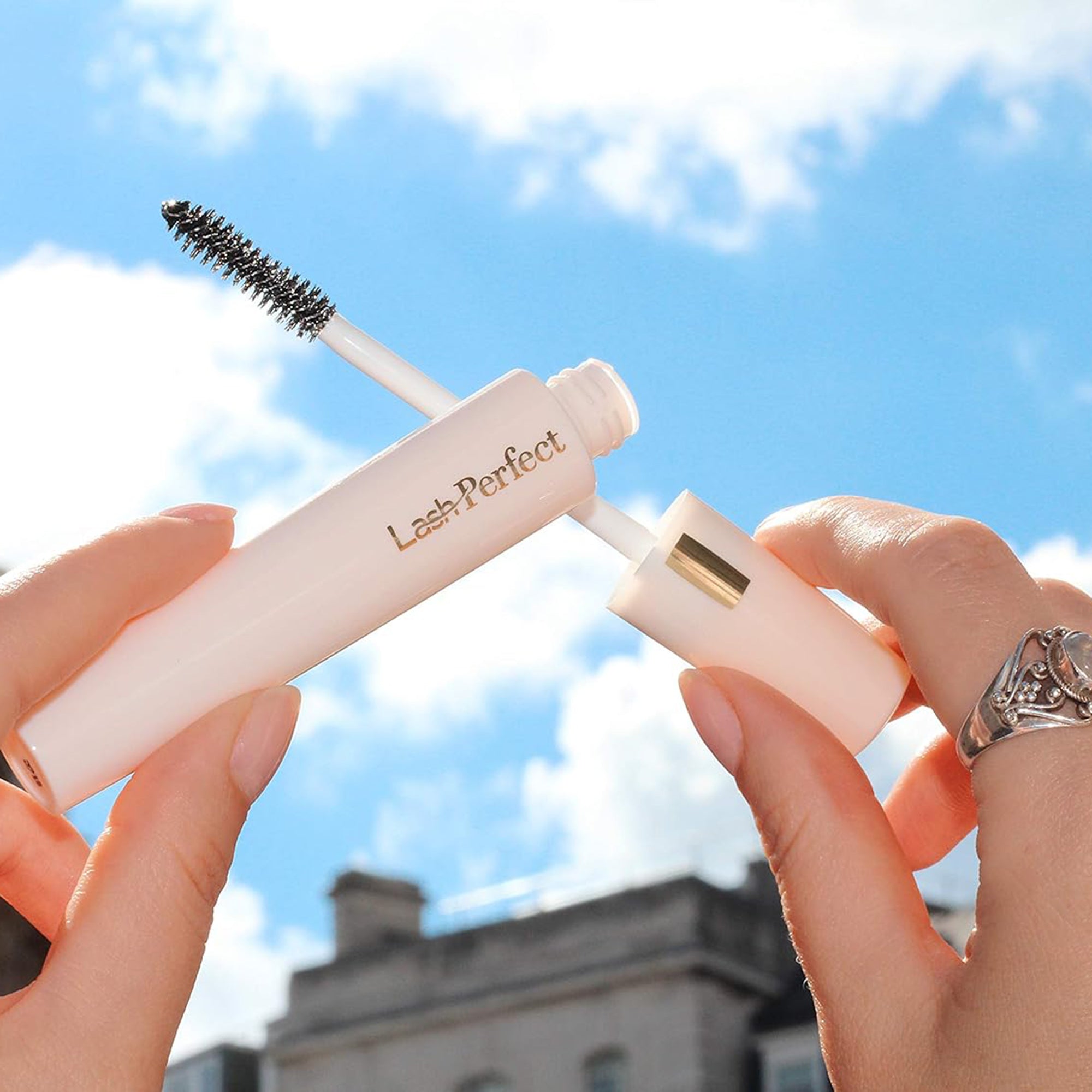 Finishing Glaze Clear Mascara