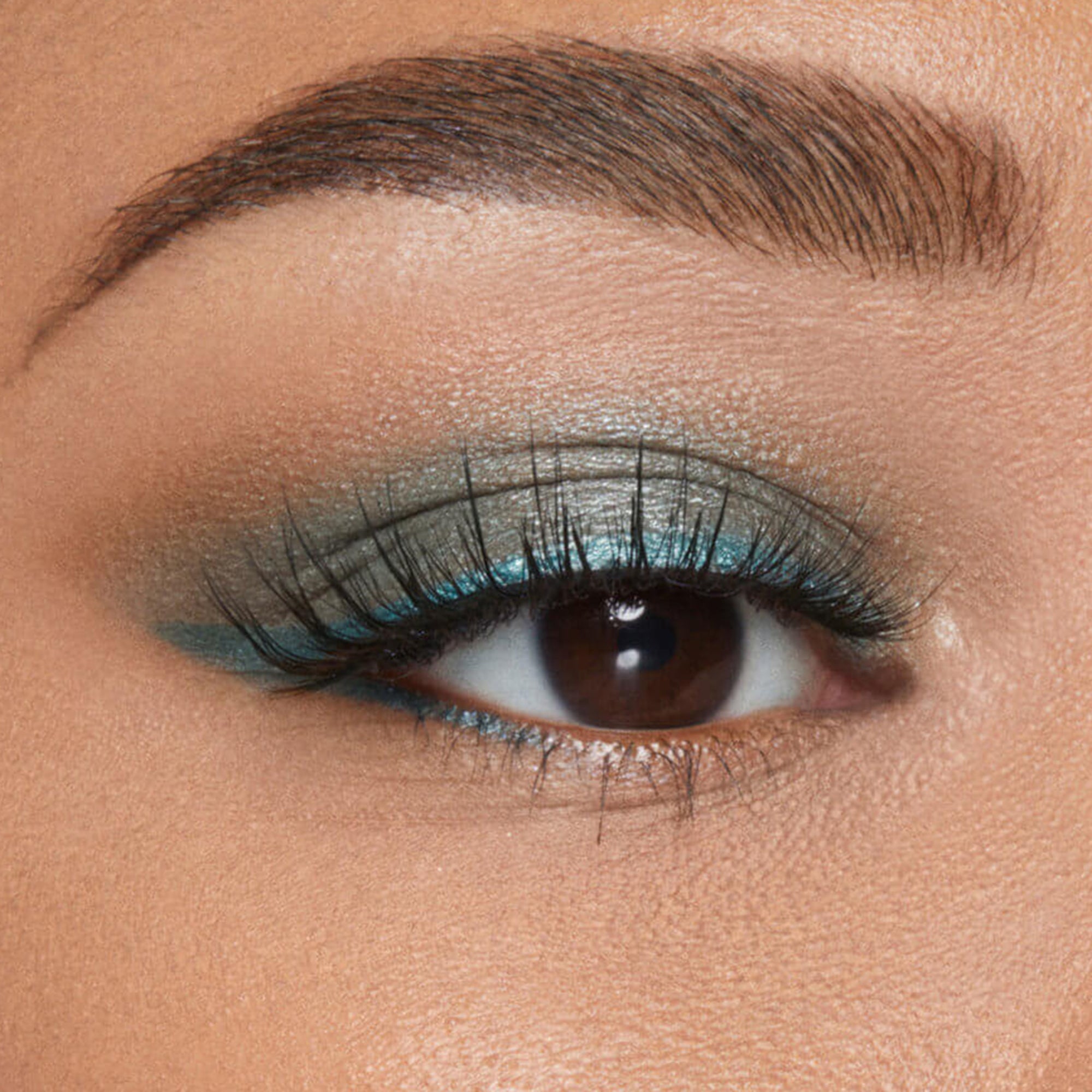 Stay All Day® ArtiStix Graphic Liner