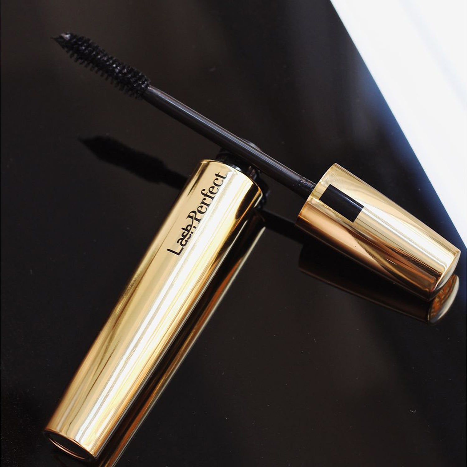 Black Mascara With Lash Enhancing Serum